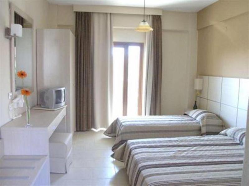 Aristotelis Hotel Фурка Екстериор снимка