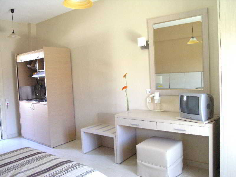 Aristotelis Hotel Фурка Екстериор снимка