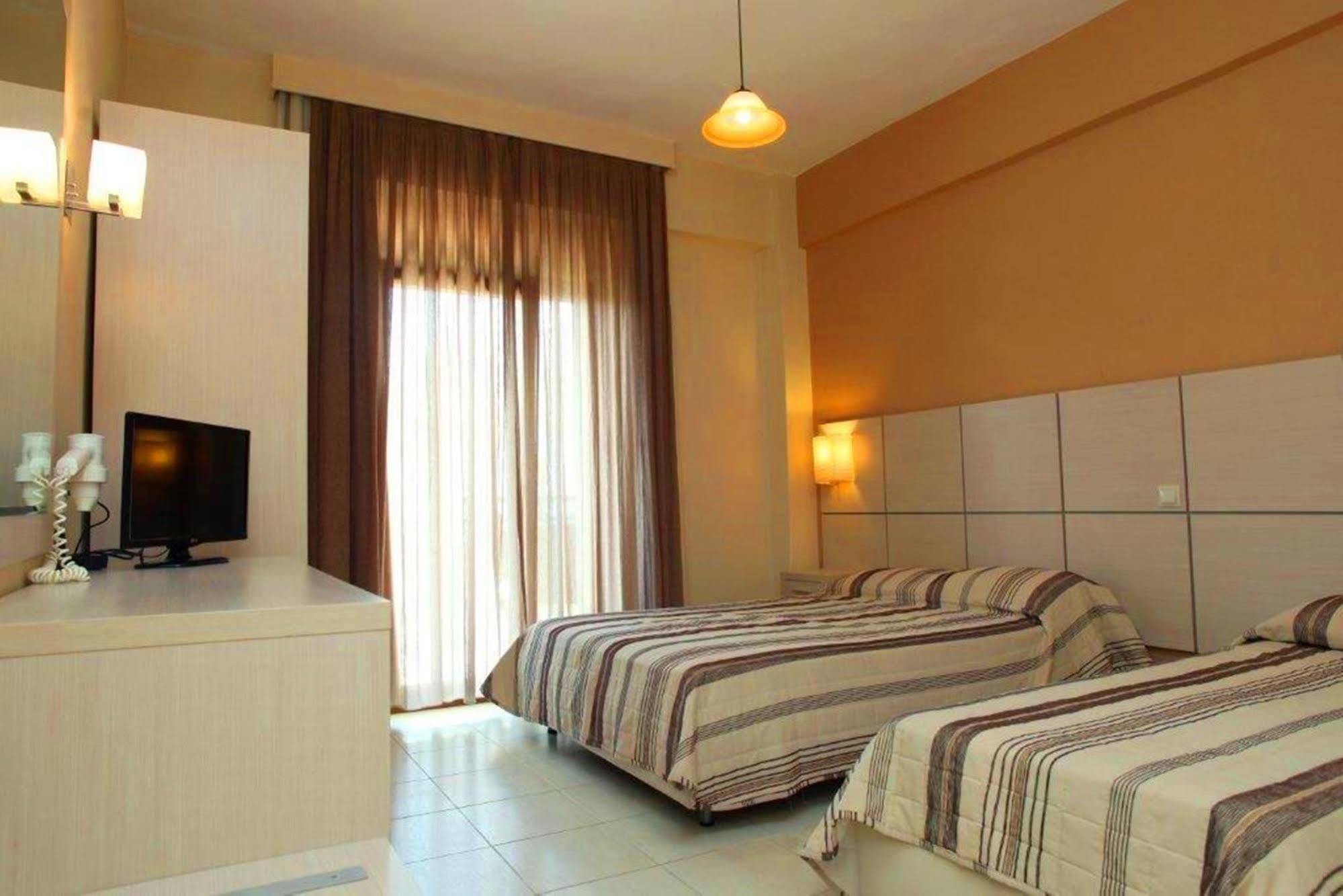 Aristotelis Hotel Фурка Екстериор снимка