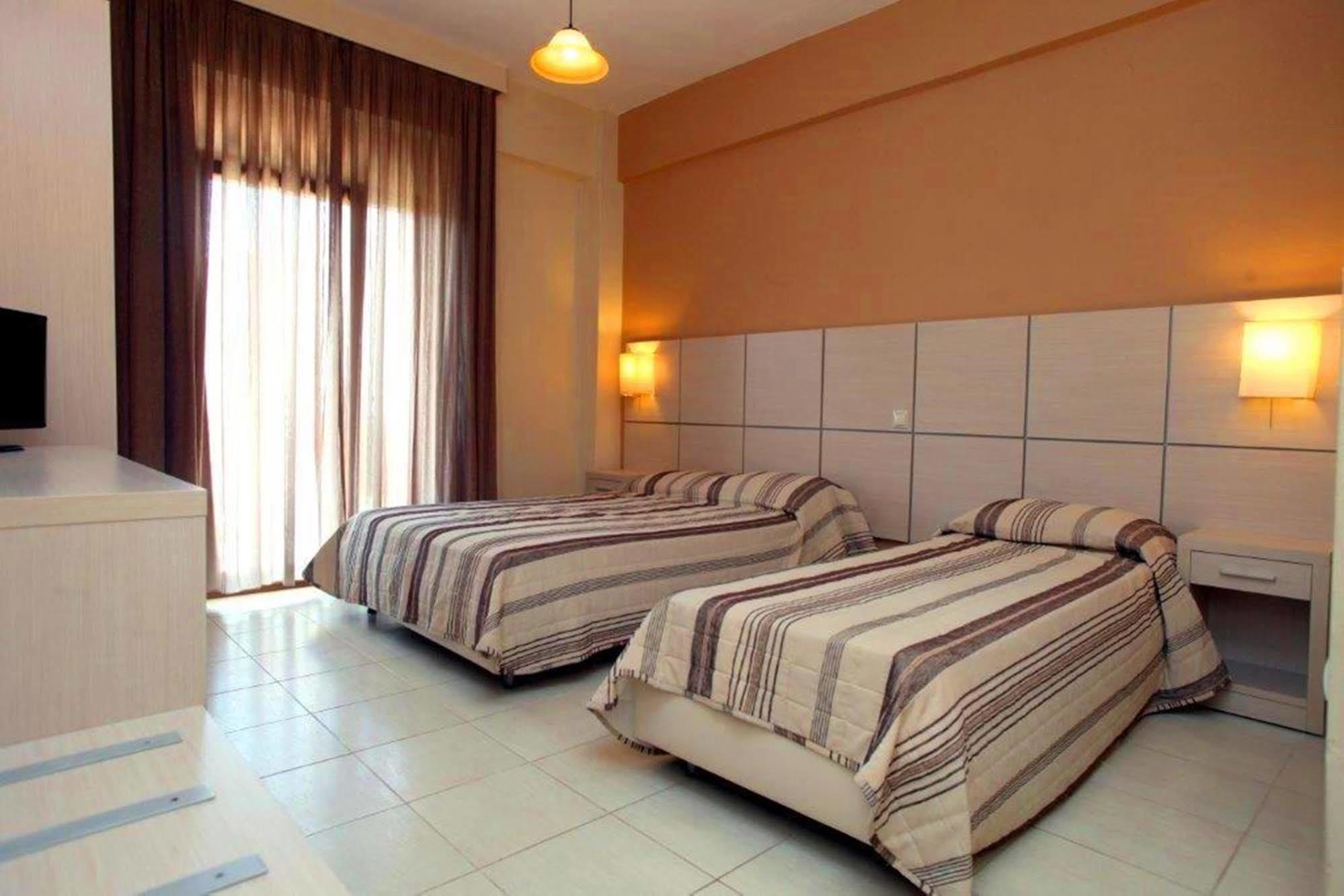 Aristotelis Hotel Фурка Екстериор снимка